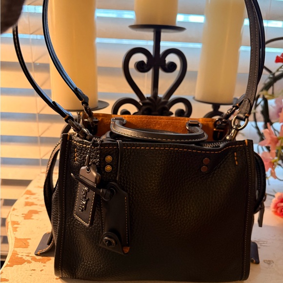 Coach 1941 Pebble
Leather Rogue Bag 25. Never used - Picture 4 of 14